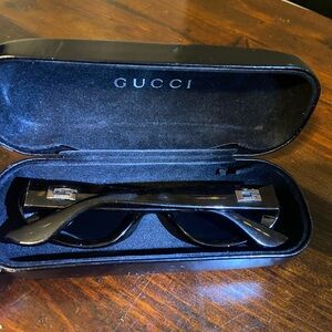 Gucci vintage Glossy Black Sunglasses with Case
